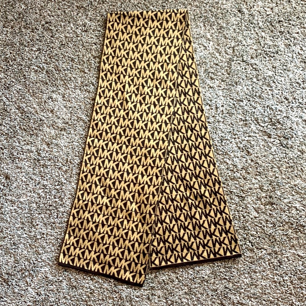 Michael Kors scarf